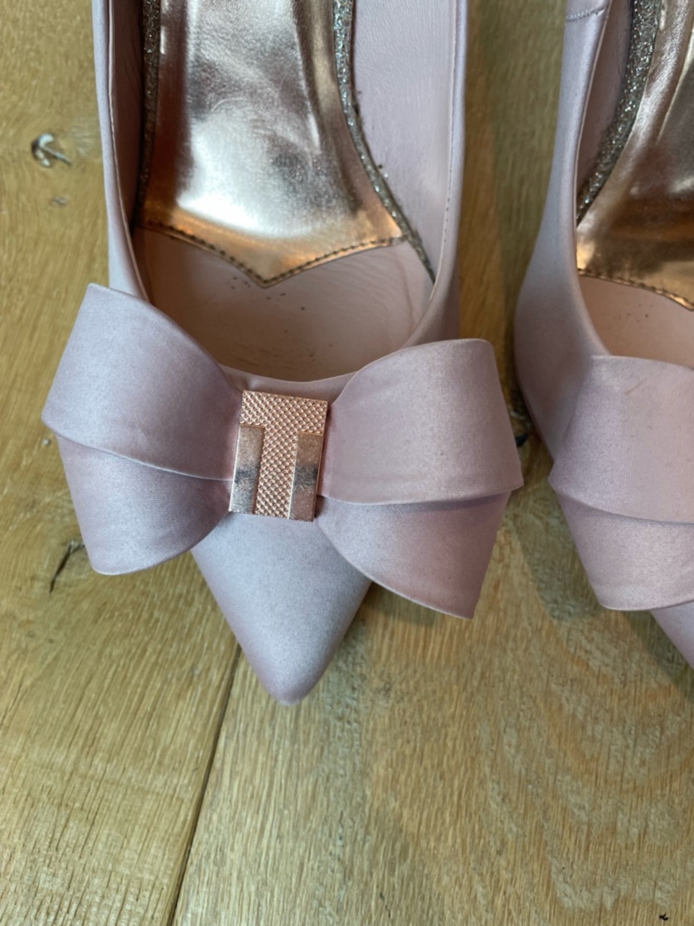 Ted Baker Blush Pink Satin Bow Pointed Toe Heels - Picture 3 of 9